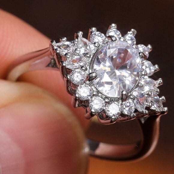 Bling Beautiful CZ Dainty Wedding/Engagement Flower Ring for Woman K908